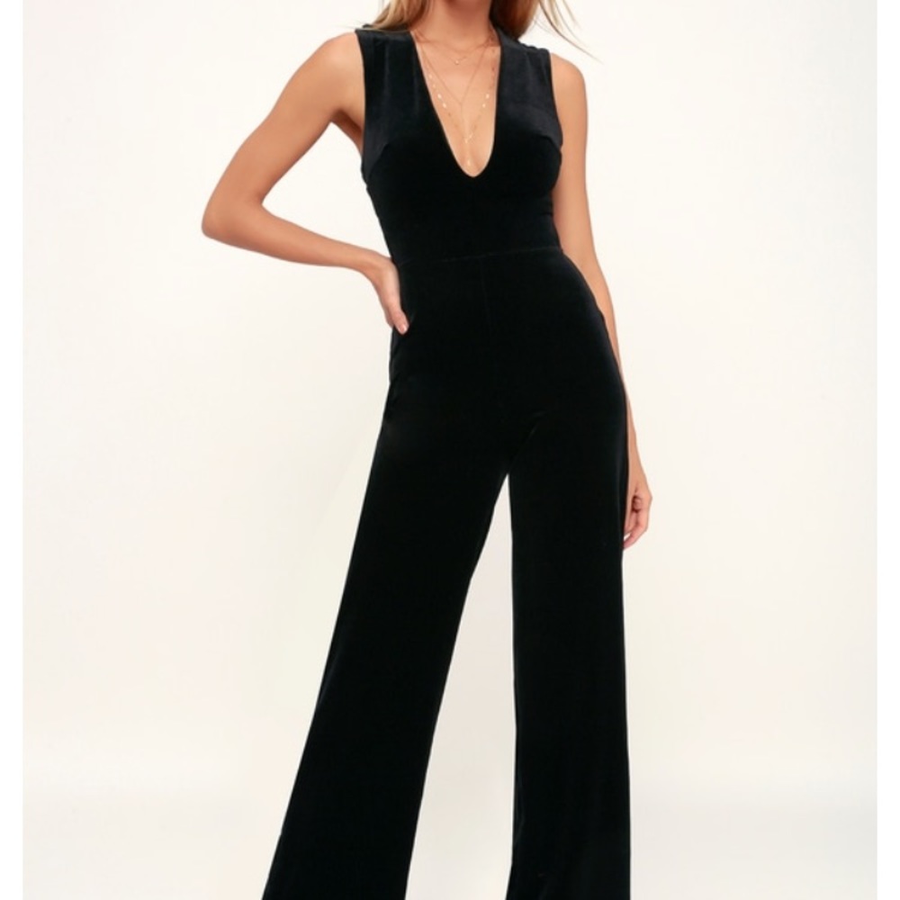 Lulu’s black velvet jumpsuit